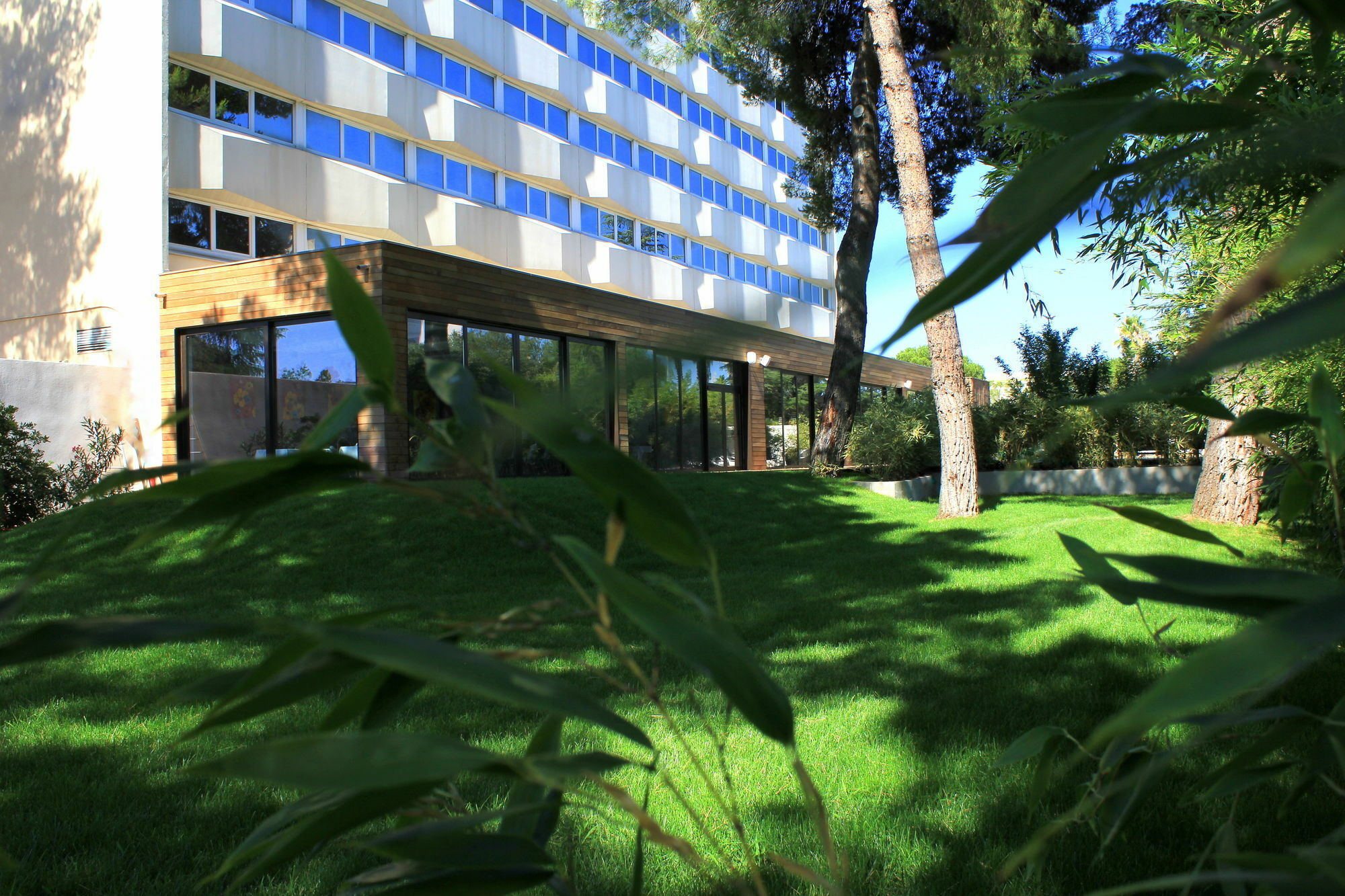 Hotel C Suites Chambres Spacieuses Nîmes Exterior photo